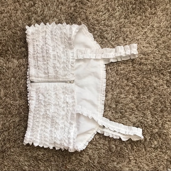 3/$10 🤍Ruffled White Crop-Top🤍 - Picture 3 of 4
